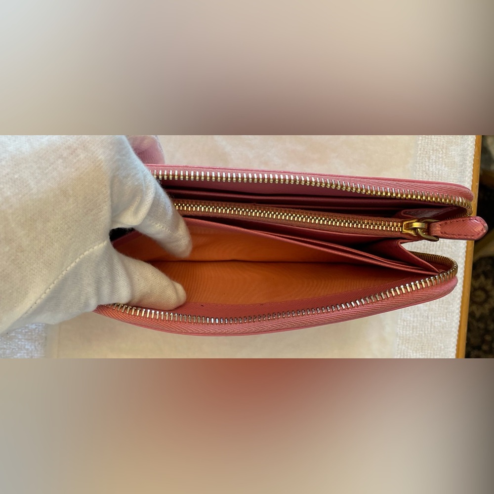 Prada Vintage Authentic Barbie Pink Saffiano Leather Long Zippy Wallet - Picture 7 of 16